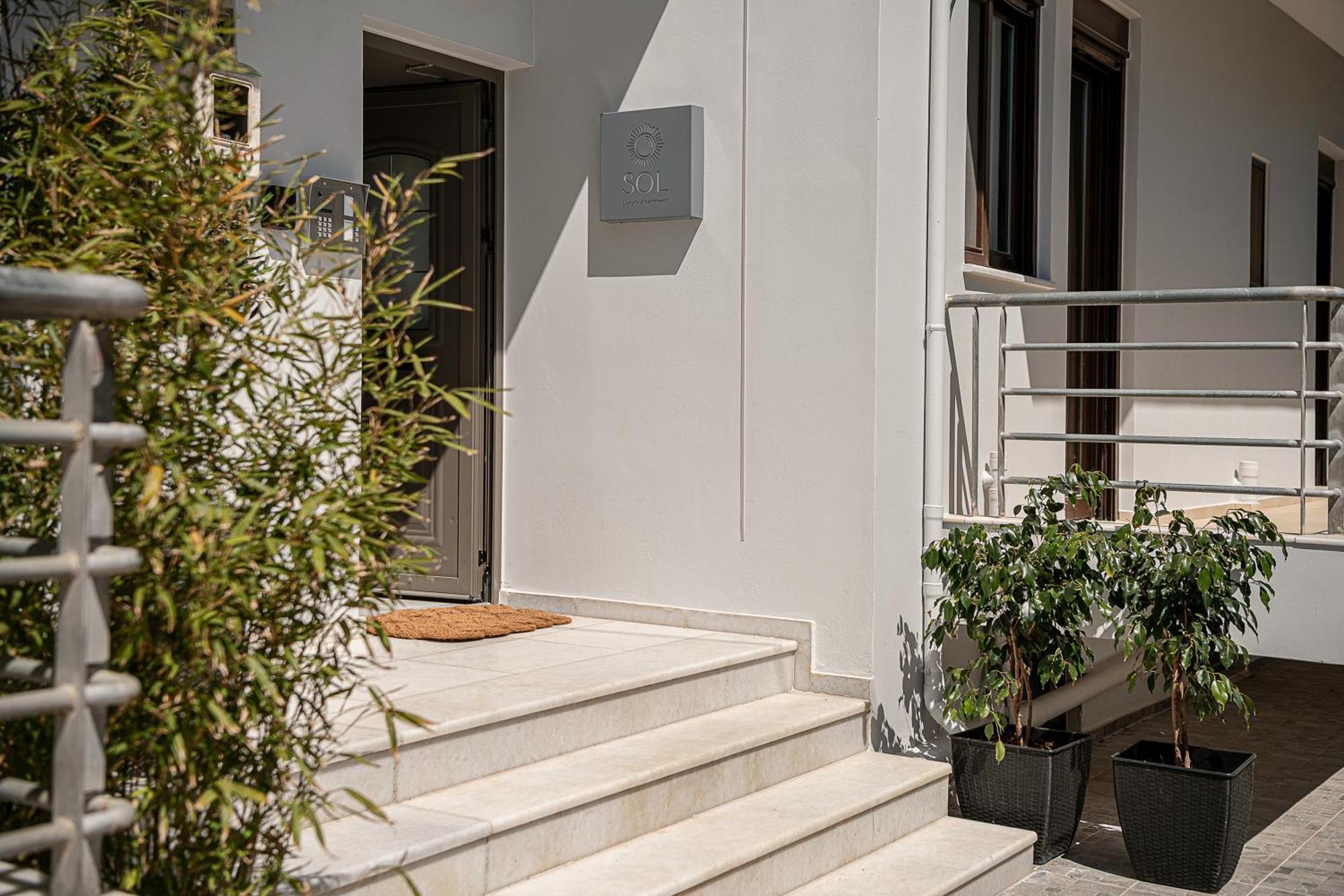 Sol Luxury Apartment - Close To The Beach With A Private Mini Pool Chania  Exterior photo